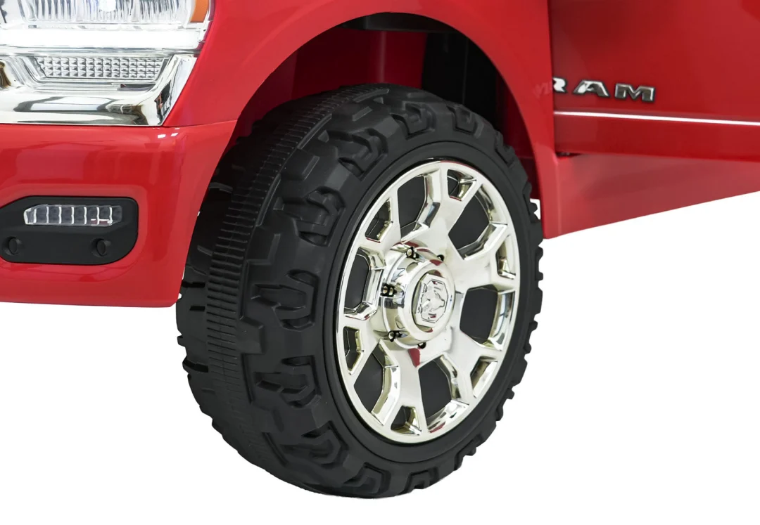 RAM 3500 Crveno vozilo_23