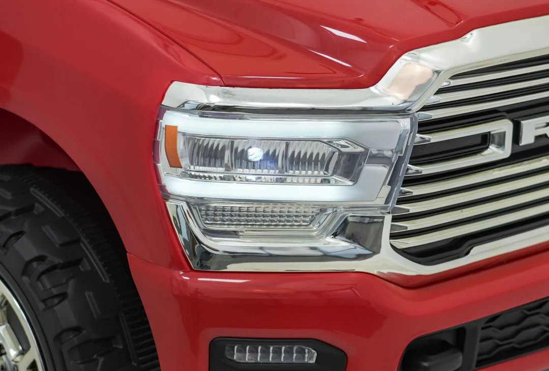 RAM 3500 Crveno vozilo_24