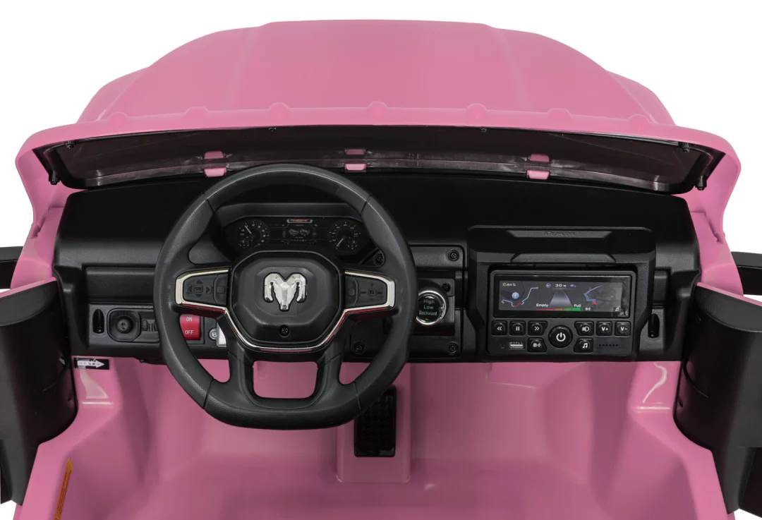 RAM 3500 ružičasto vozilo_10