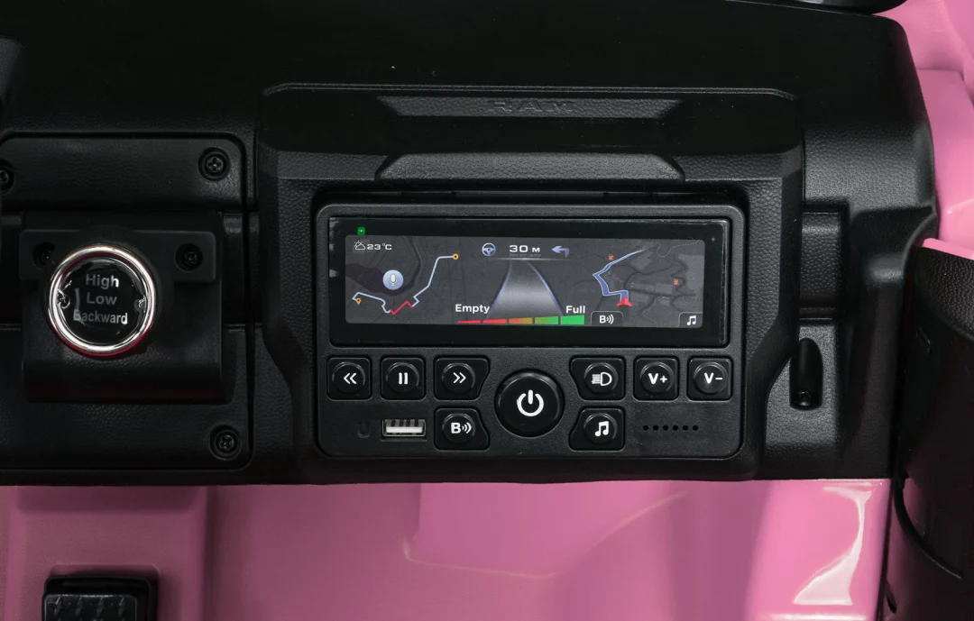 RAM 3500 ružičasto vozilo_11