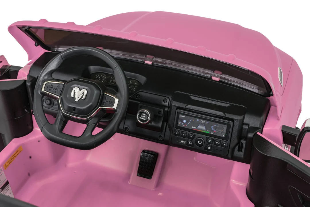 RAM 3500 ružičasto vozilo_12
