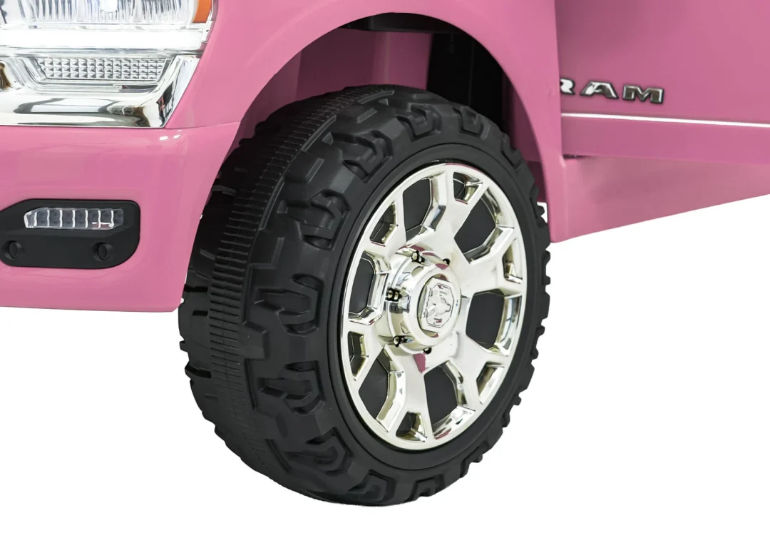 RAM 3500 ružičasto vozilo_18