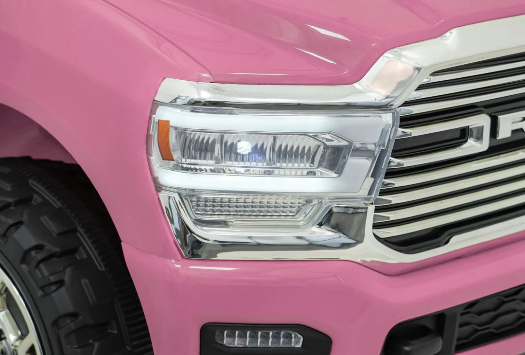 RAM 3500 ružičasto vozilo_19