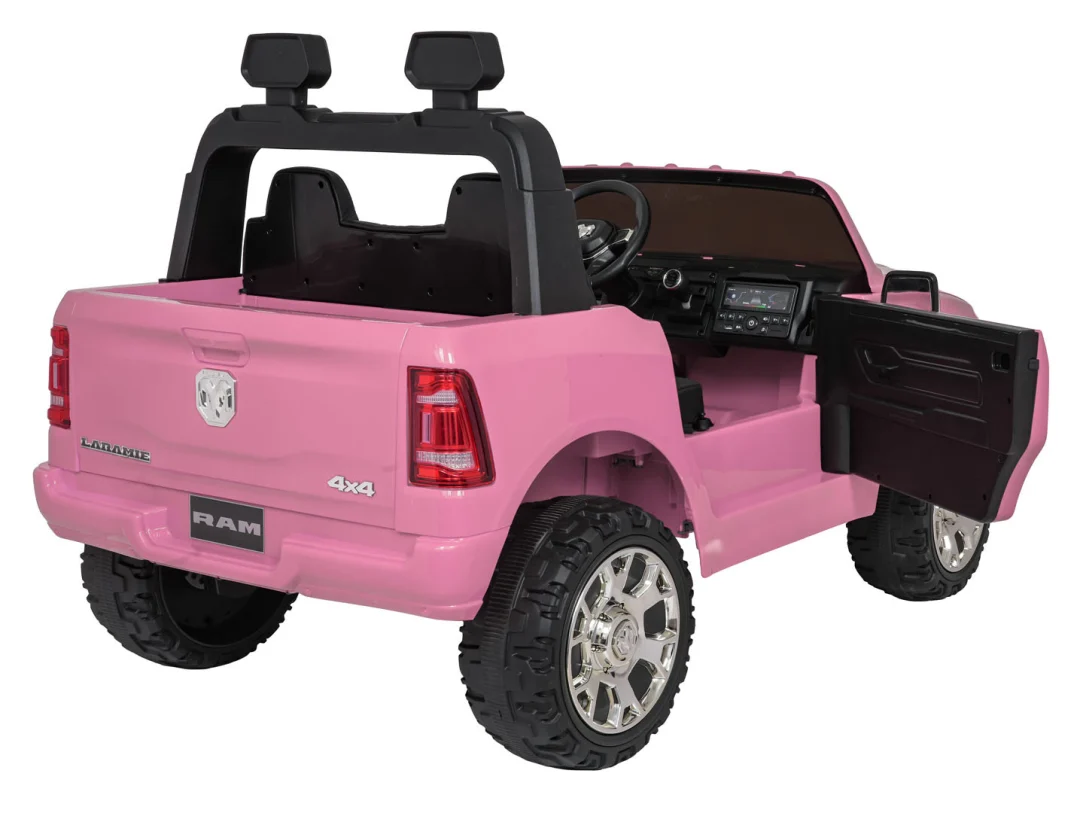 RAM 3500 ružičasto vozilo_8