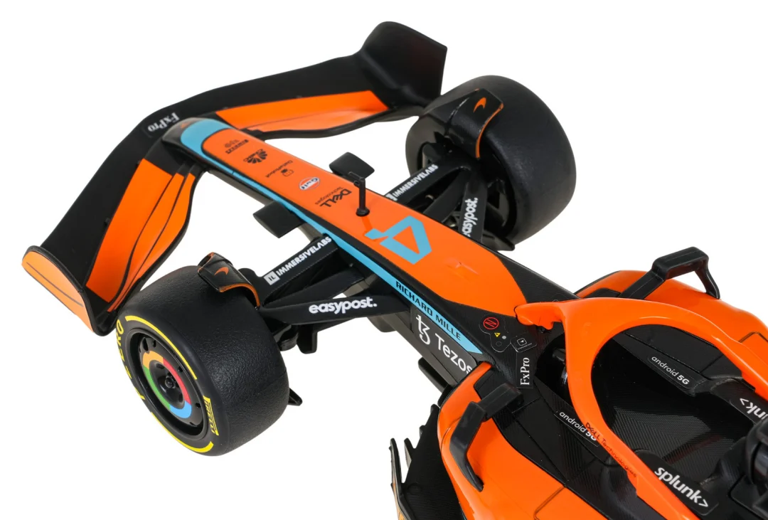 R/C auto 1:18 McLaren F1 MCL36 narančasti RASTAR_17