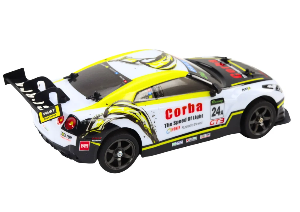RC sportski automobil 1:16 Drift s izmjenjivim kotačima bijeli i žuti_3