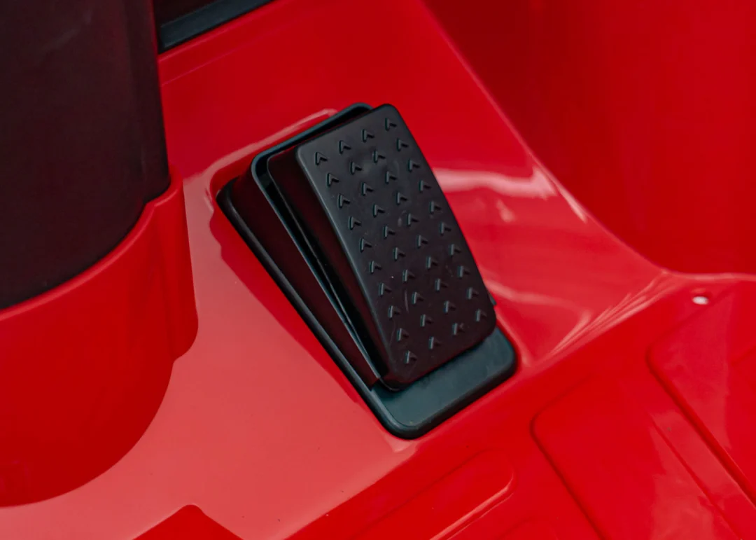 RUF CTR3 crveno vozilo_23