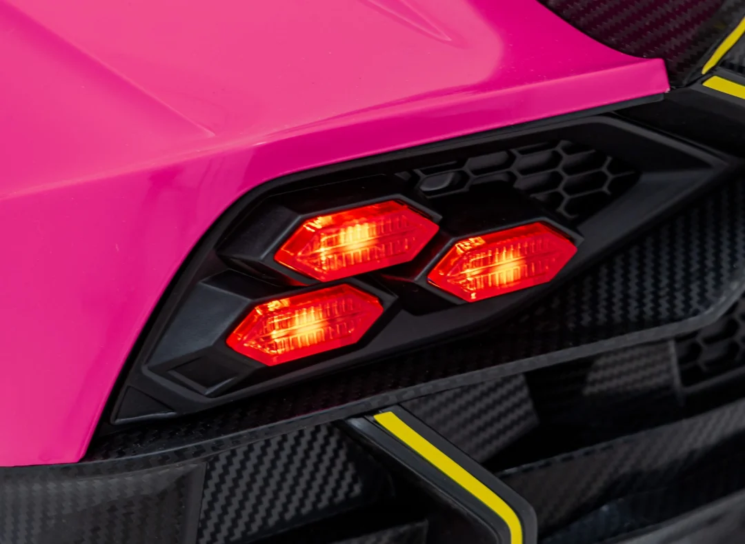 Ružičasto vozilo Lamborghini Invencible_30