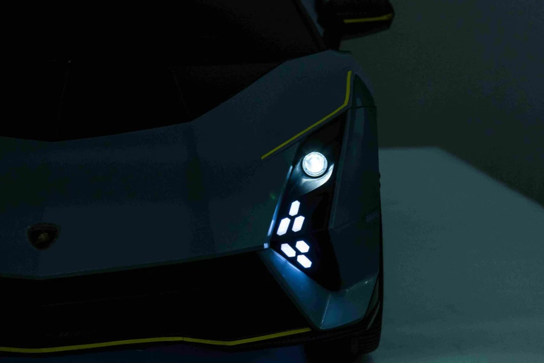 Ružičasto vozilo Lamborghini Invencible_31