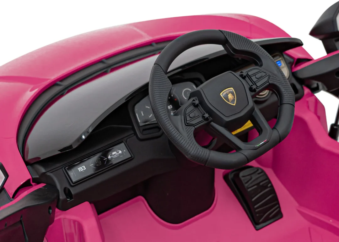 Ružičasto vozilo Lamborghini Revuelto_18