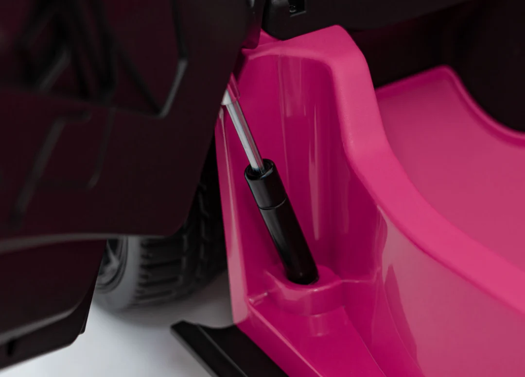 Ružičasto vozilo Lamborghini Revuelto_24