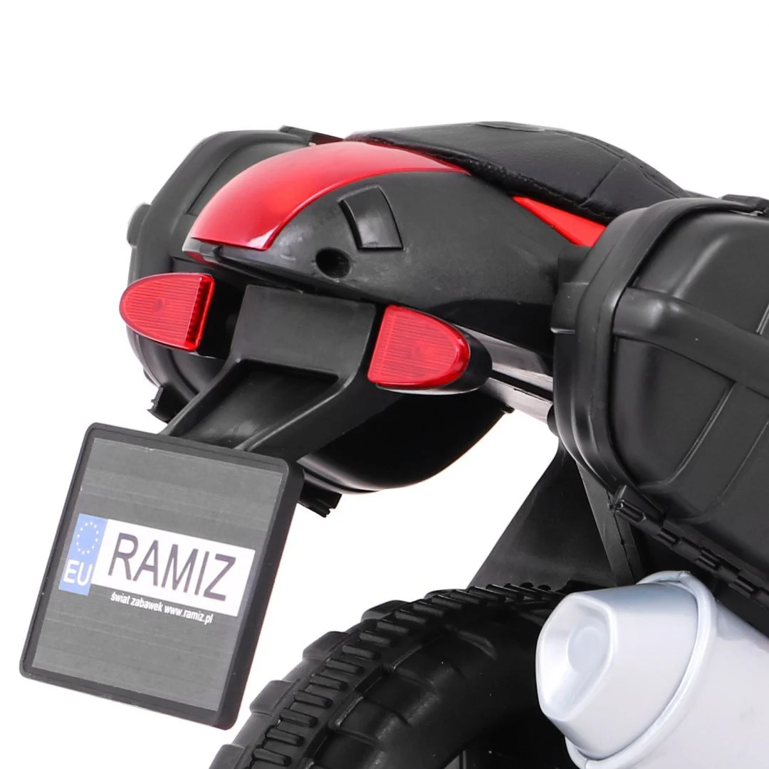 Sjena crvenog motornog vozila, crvena motor na akumulator_10