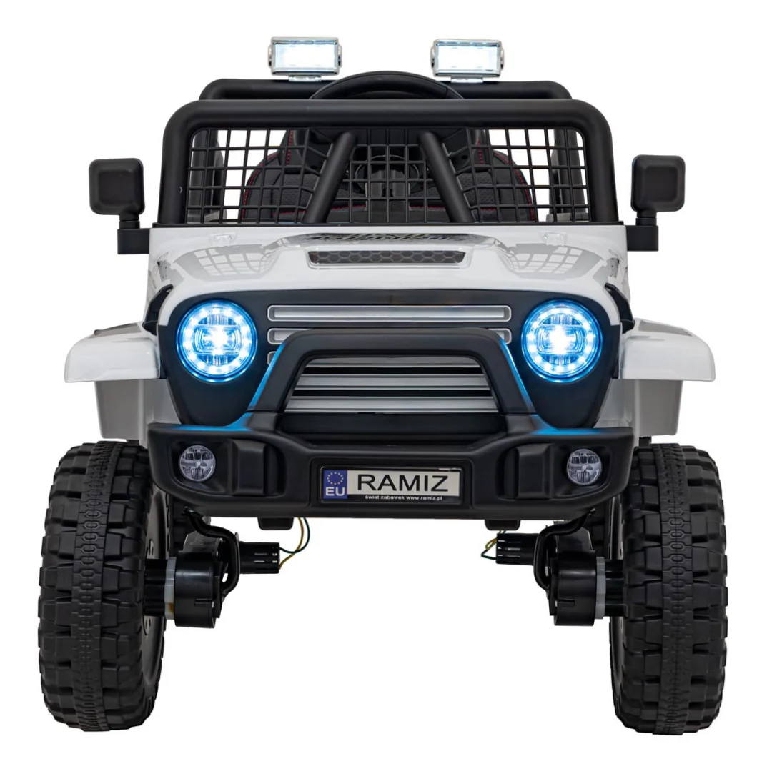 TERENSKO 4x4 SPORTSKO bijelo vozilo_4
