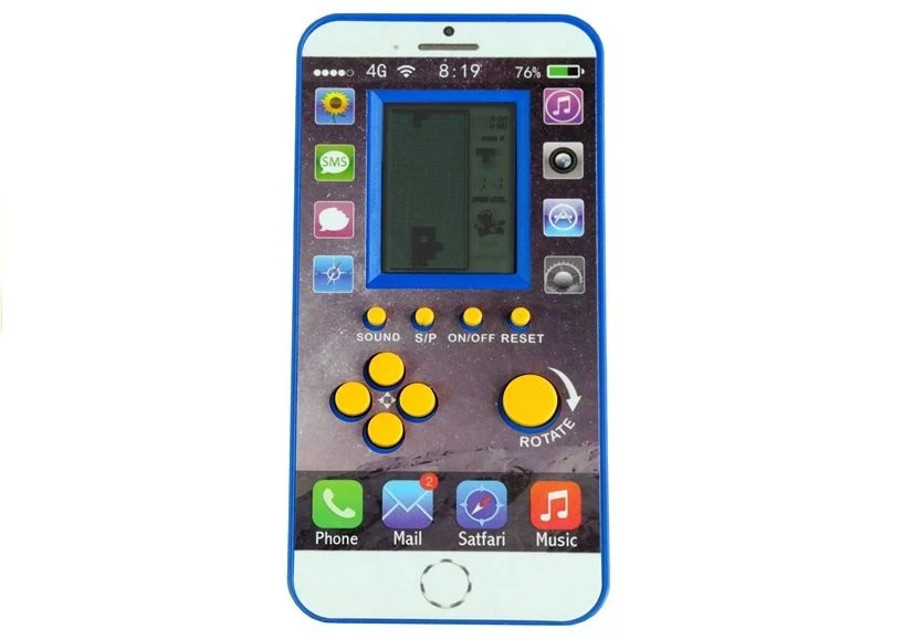 Tetris igra izgleda kao pravi telefon u 4 boje_2