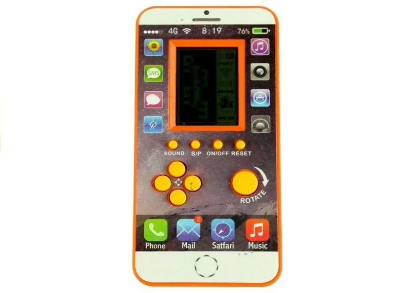 Tetris igra izgleda kao pravi telefon u 4 boje_3