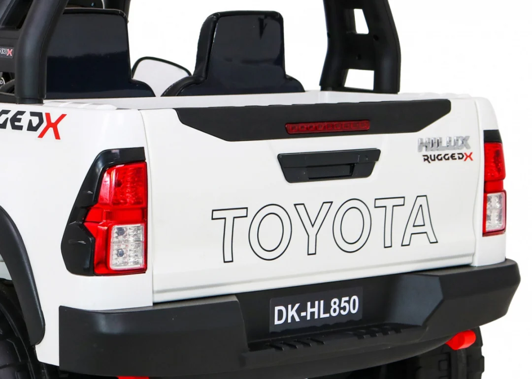 Toyota Hilux bijelo vozilo_15