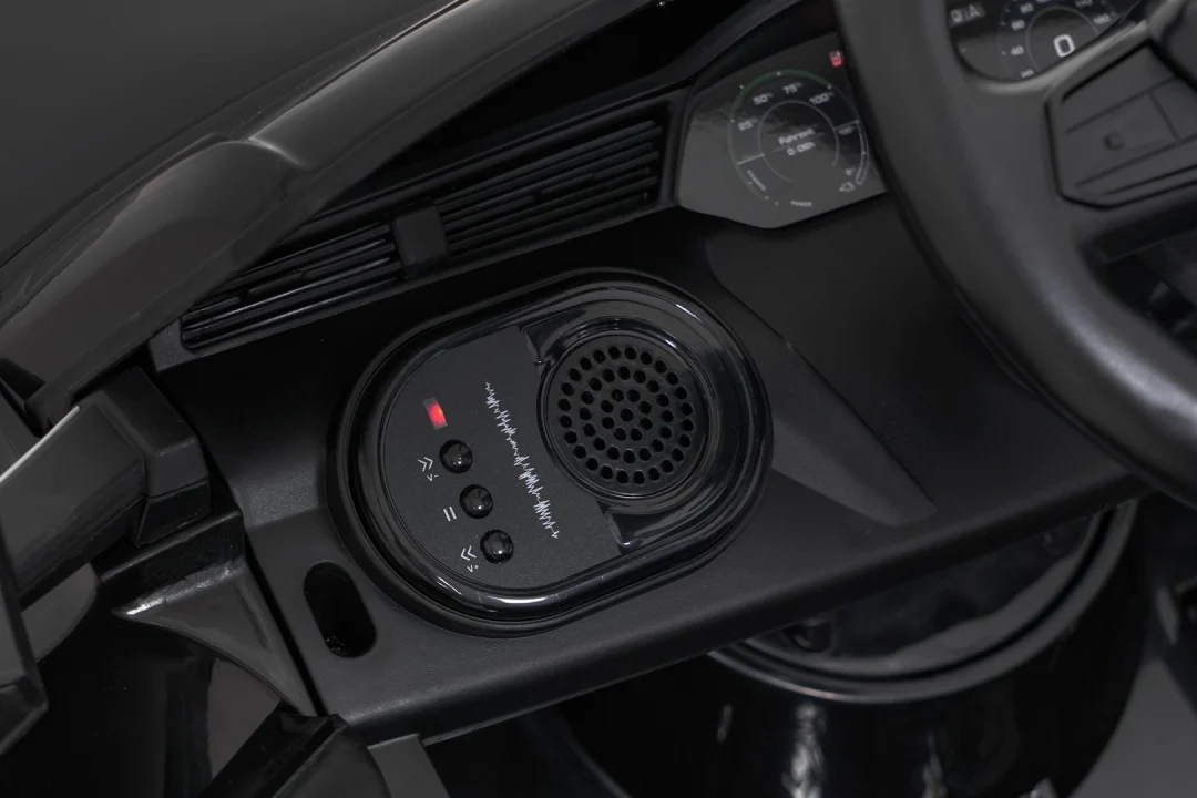 Vozilo Audi SQ8 crni + 2,4 GHz daljinski_20