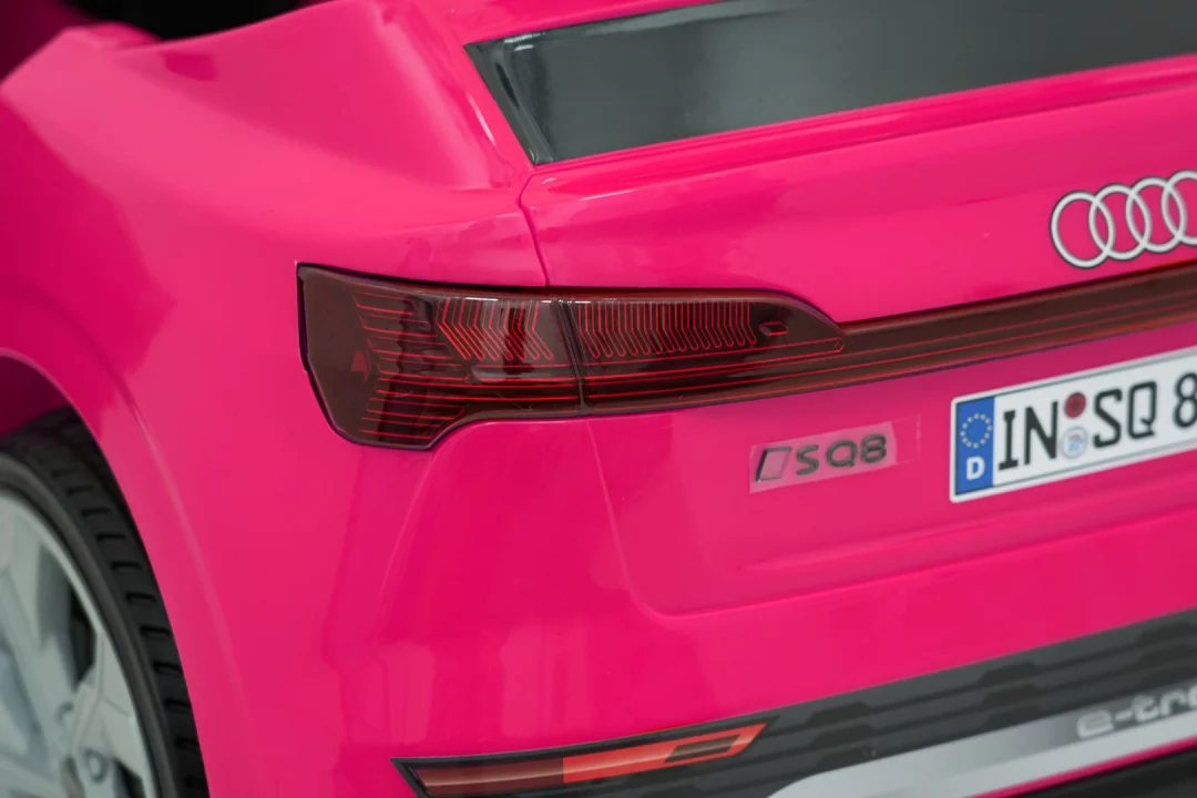 Vozilo Audi SQ8 ružičasti + 2,4 GHz daljinski_25