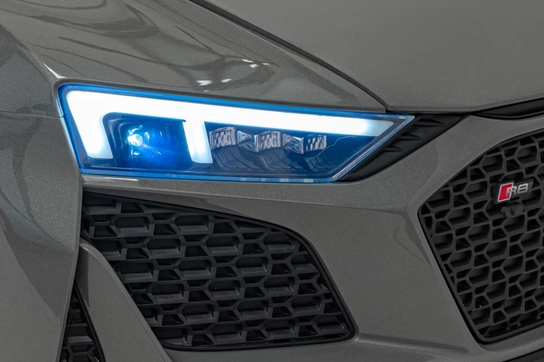Vozilo Audi Spyder R8 LIFT STRONG sivo_37