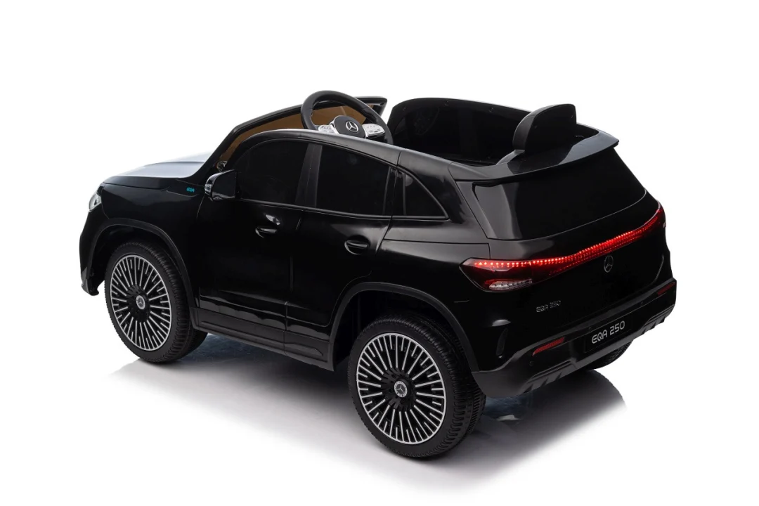 Vozilo Mercedes Benz EQA 250 Crno_47