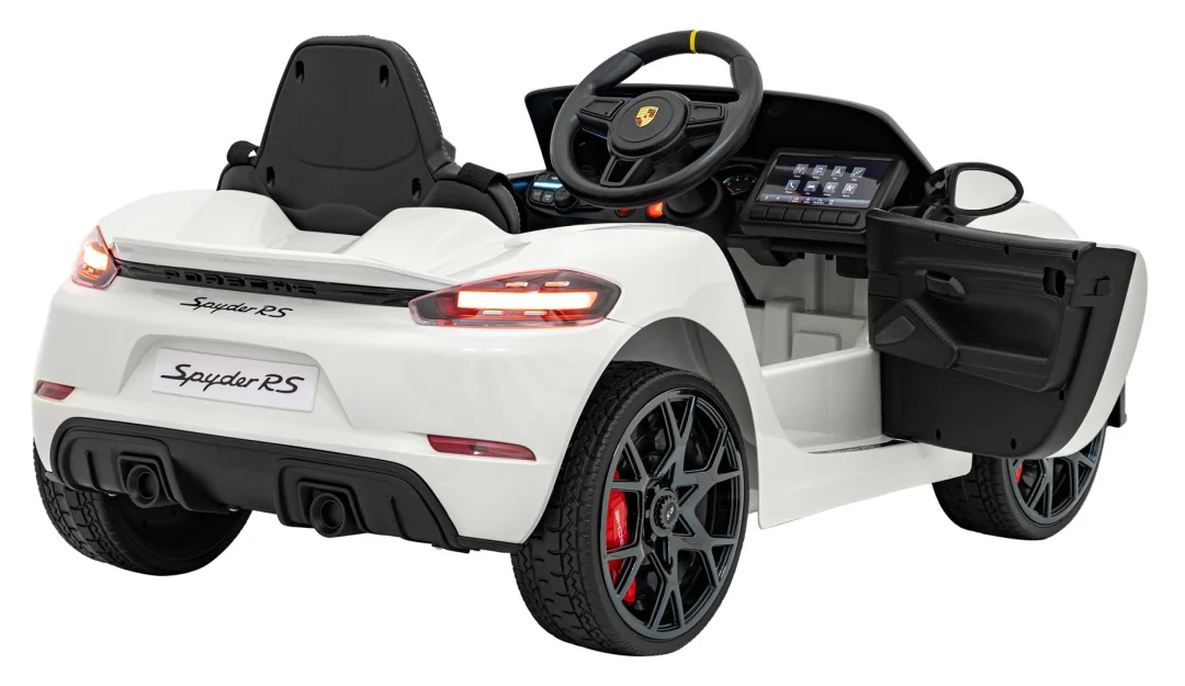 Vozilo Porsche Spyder RS 718 obojano u bijelo_9