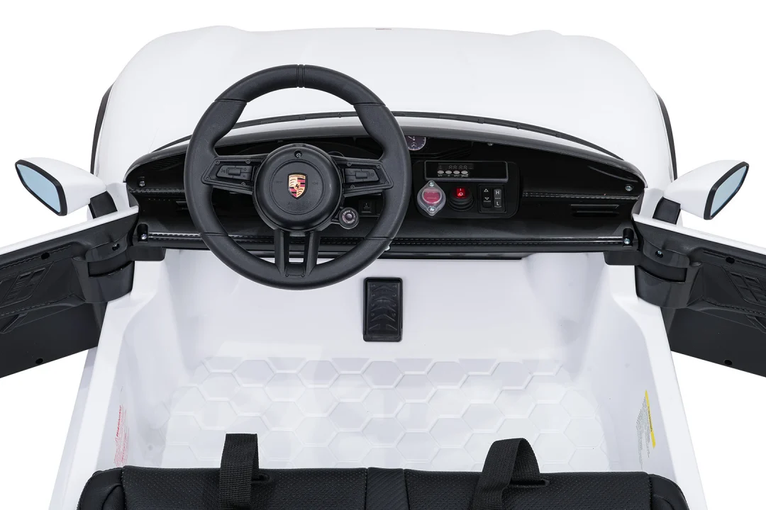 Vozilo Porsche Taycan Turbo S bijela boja_15