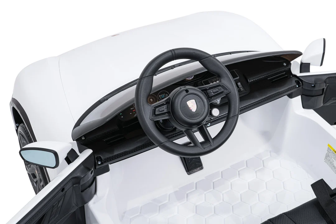 Vozilo Porsche Taycan Turbo S bijela boja_16