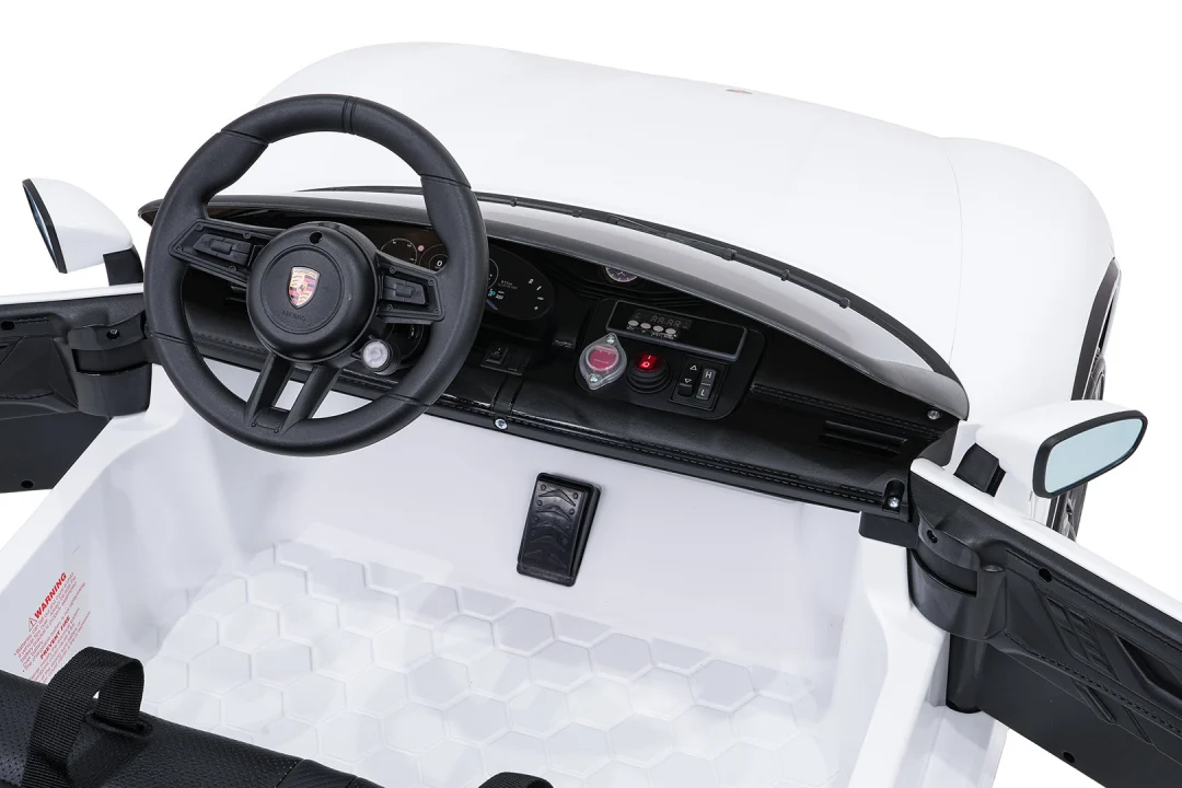 Vozilo Porsche Taycan Turbo S bijela boja_17