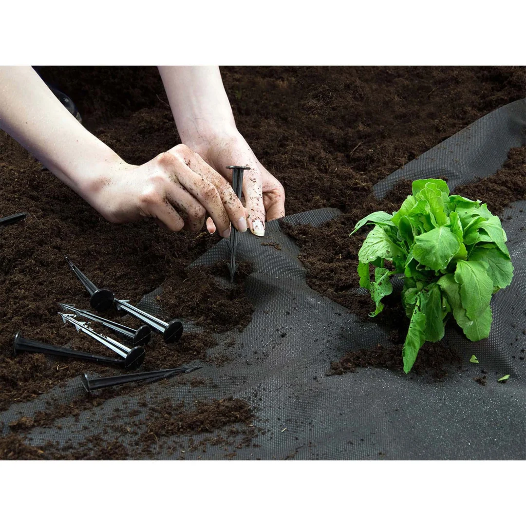 Vrtni agrotekstil 1,6 m x 100 m 90 g/m2 + 100 Plonos iglica (netkani) - crni_5