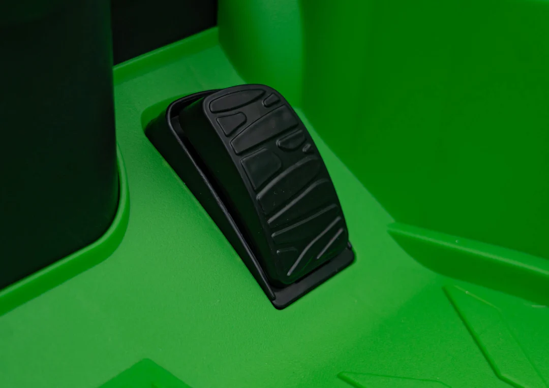 Zeleno vozilo Lamborghini Revuelto_25