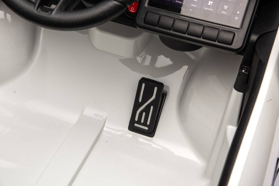 Dječji auto na akumulator Porsche Macan bijeli_28