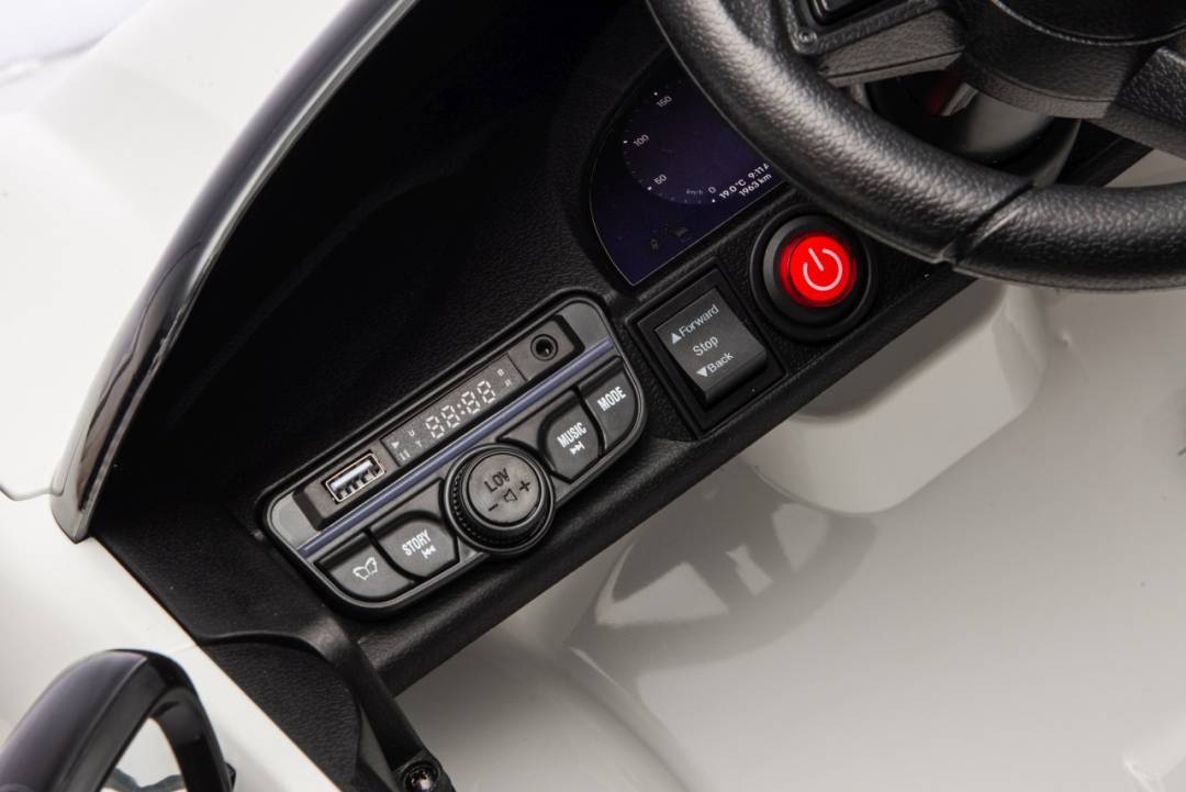Dječji auto na akumulator Porsche Macan bijeli_30
