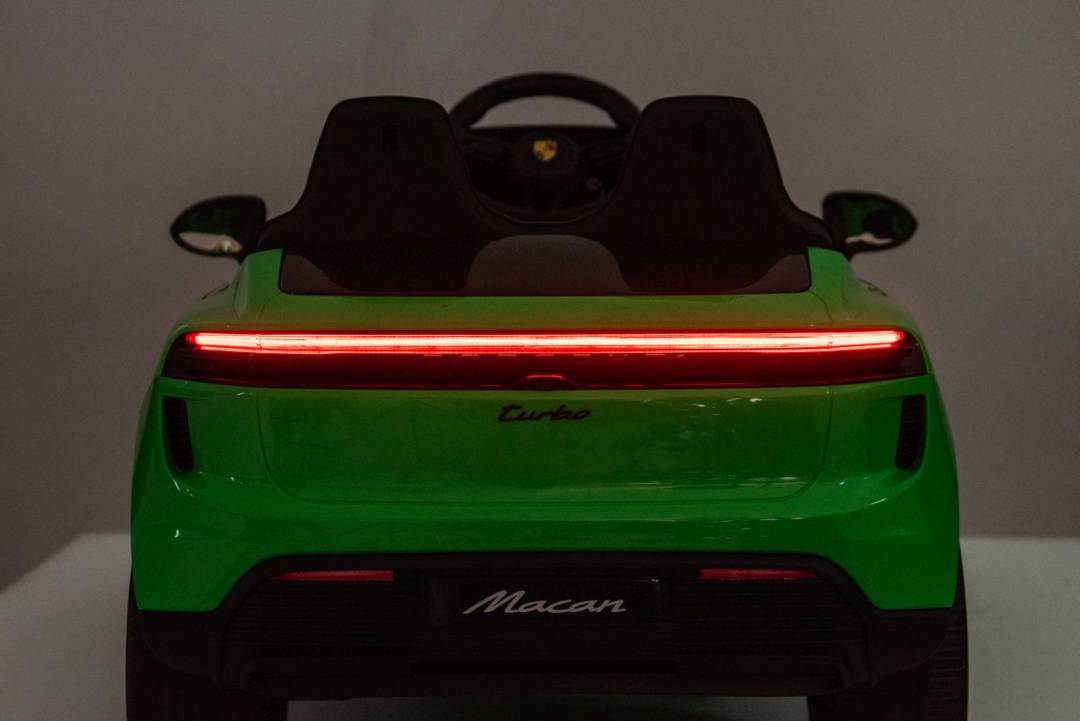 Električni auto za djecu Porsche Macan zeleni_41
